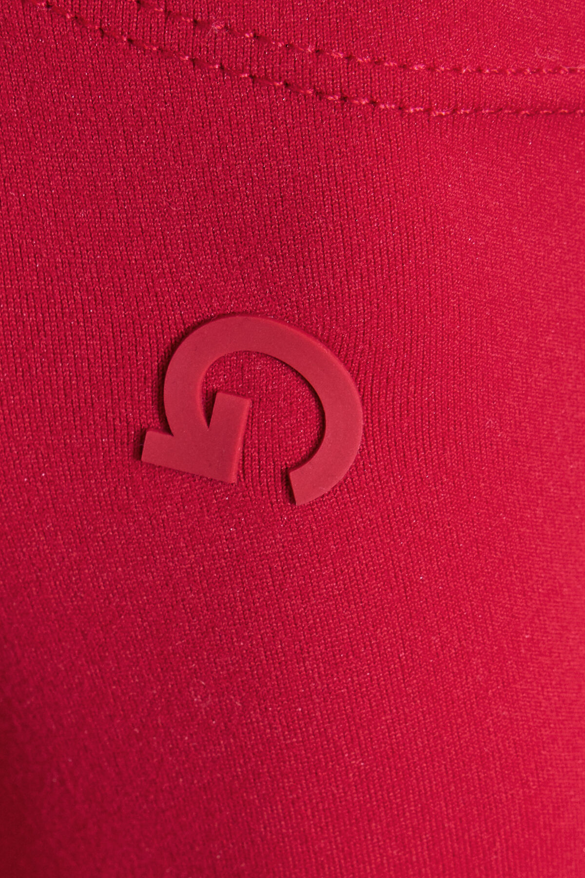 100089046_7GF_alt4_1920x2880-4