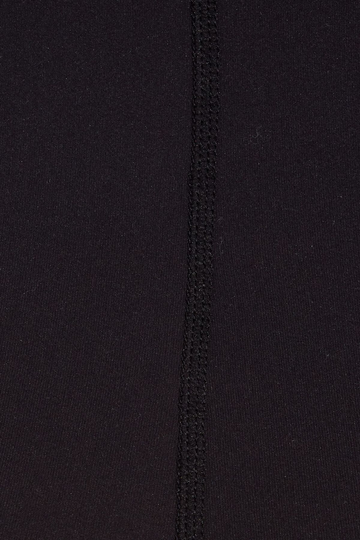 100090144_06V_alt3_1920x2880-1