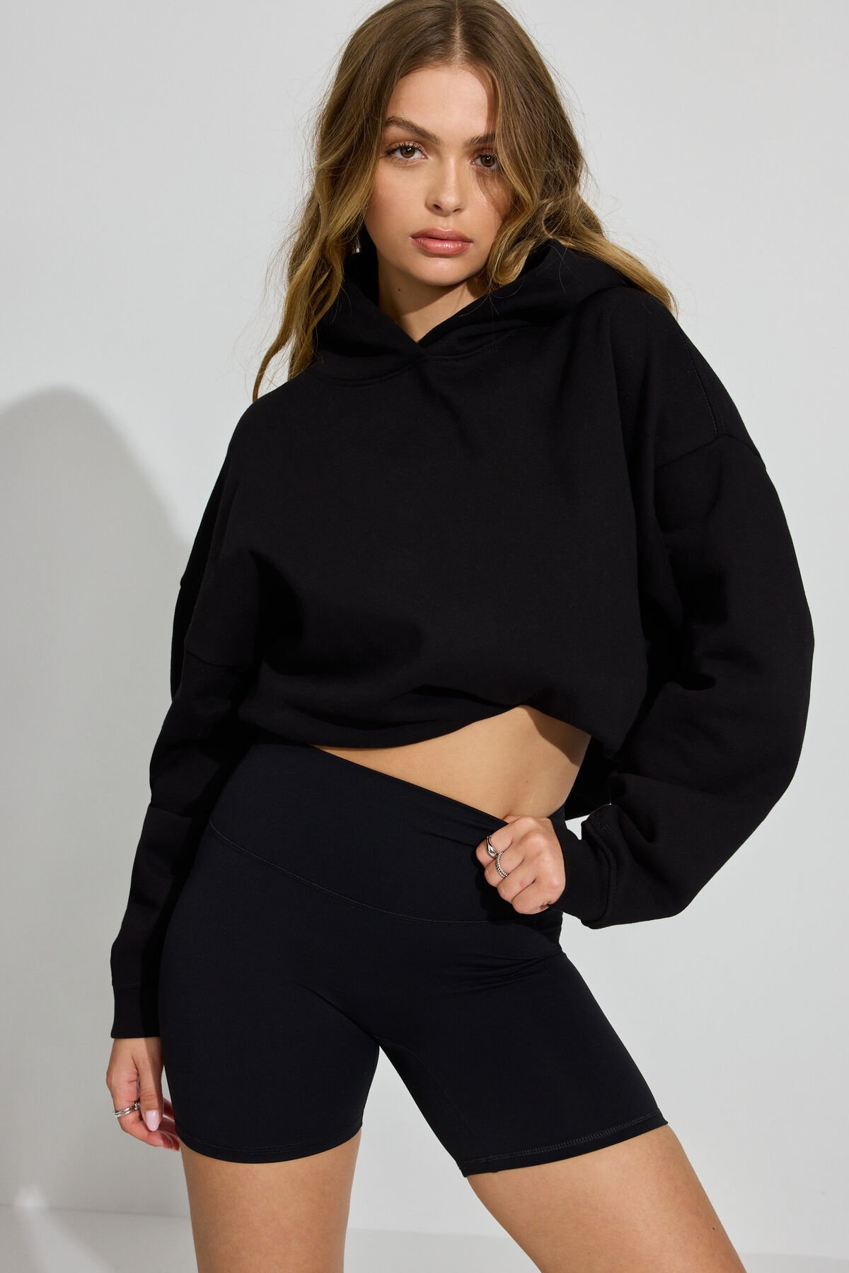 100090152_06V_1920x2880