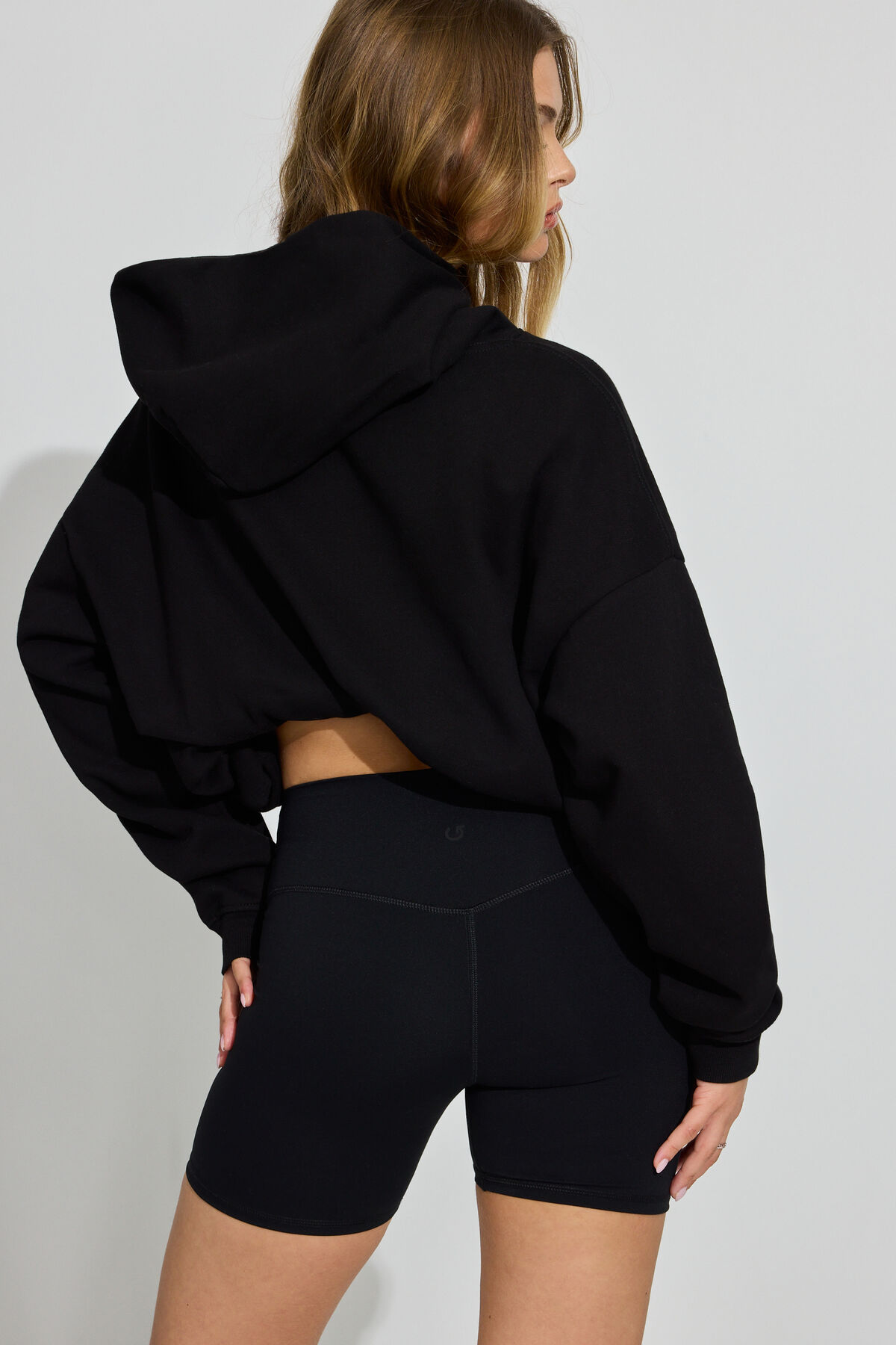 100090152_06V_alt2_1920x2880