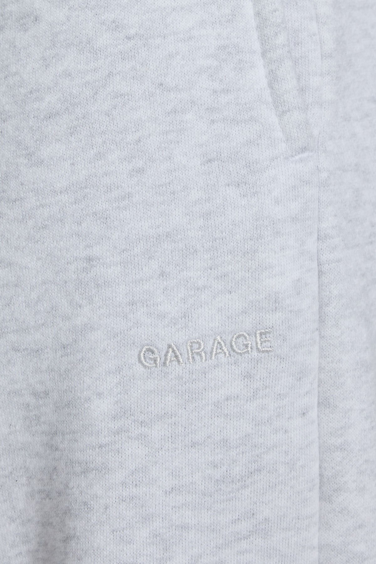 100091919_18X_alt5_1920x2880-1