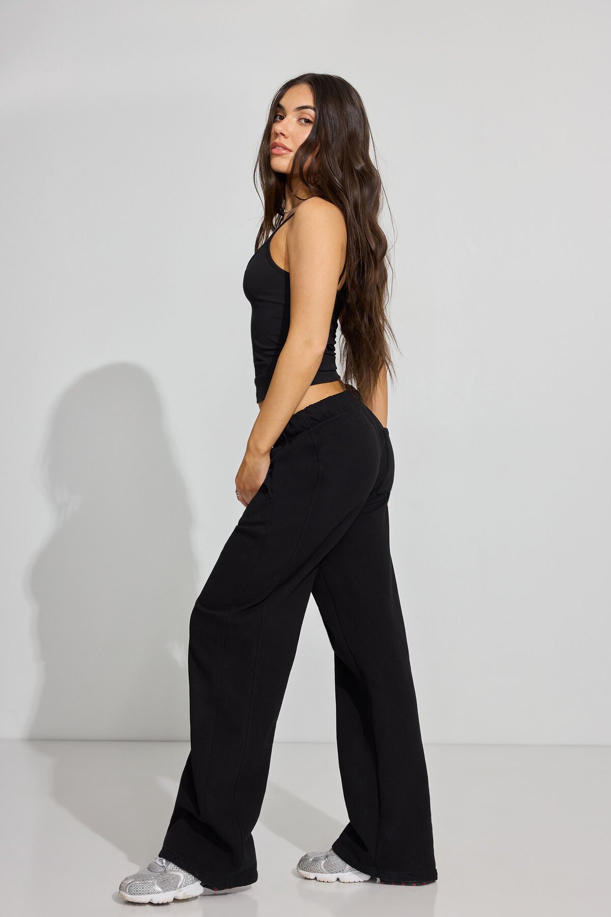 100091920_06V_1920x2880-65