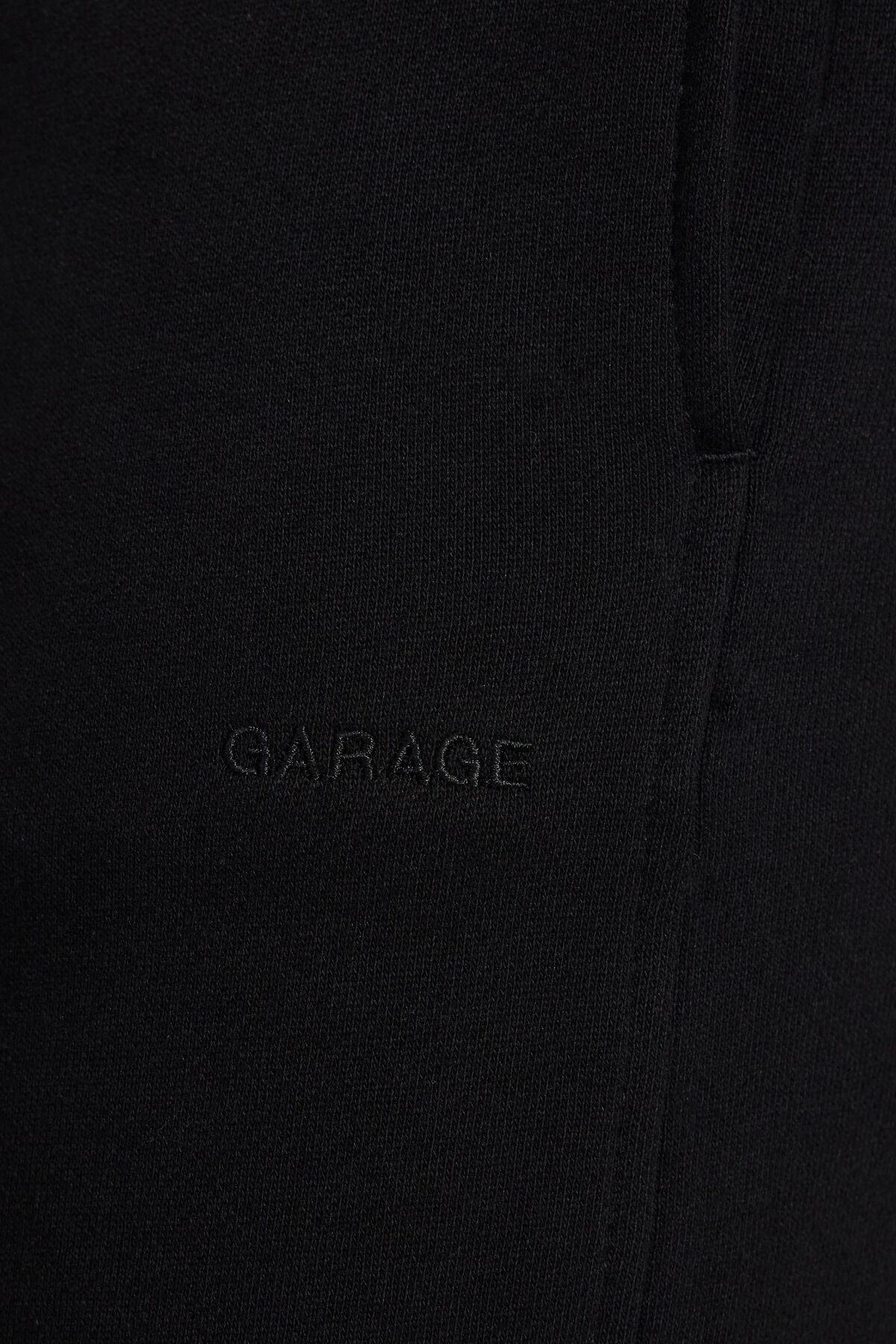 100091920_06V_alt4_1920x2880-11