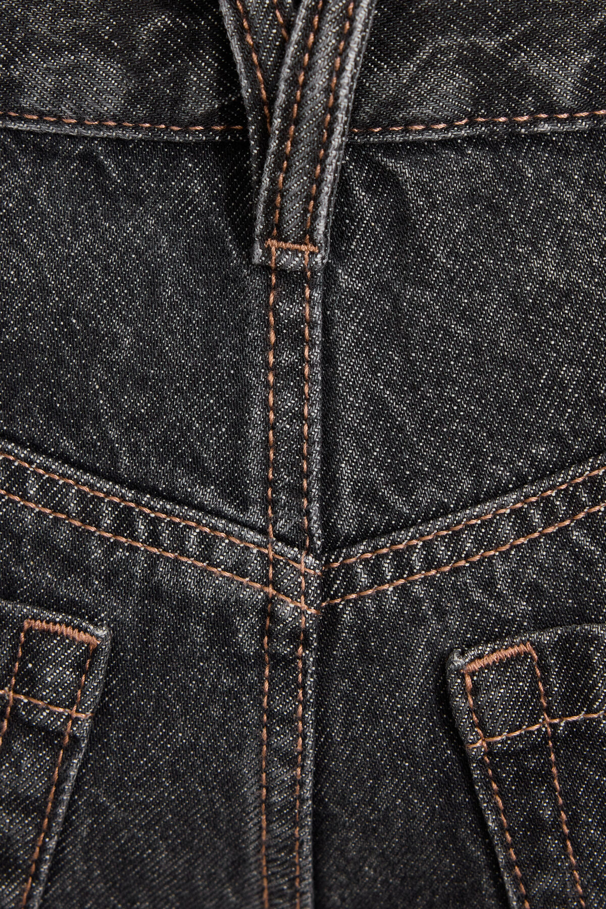 100092440_07P_alt3_1920x2880