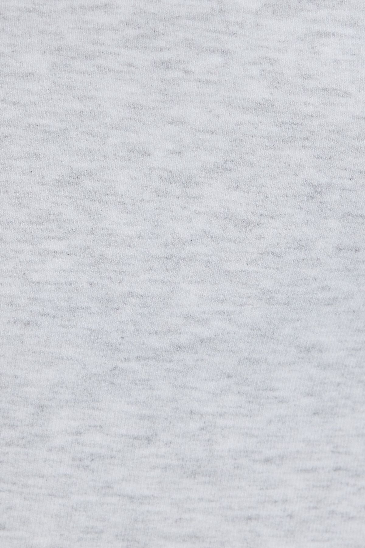 100093733_18X_alt3_1920x2880-1