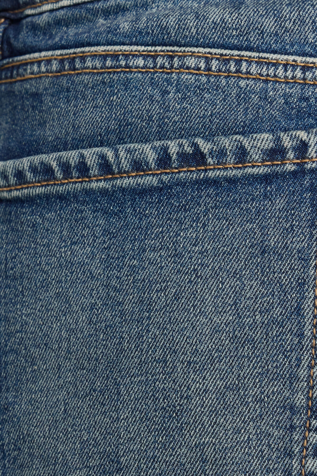 100093947_07K_alt6_1920x2880-5