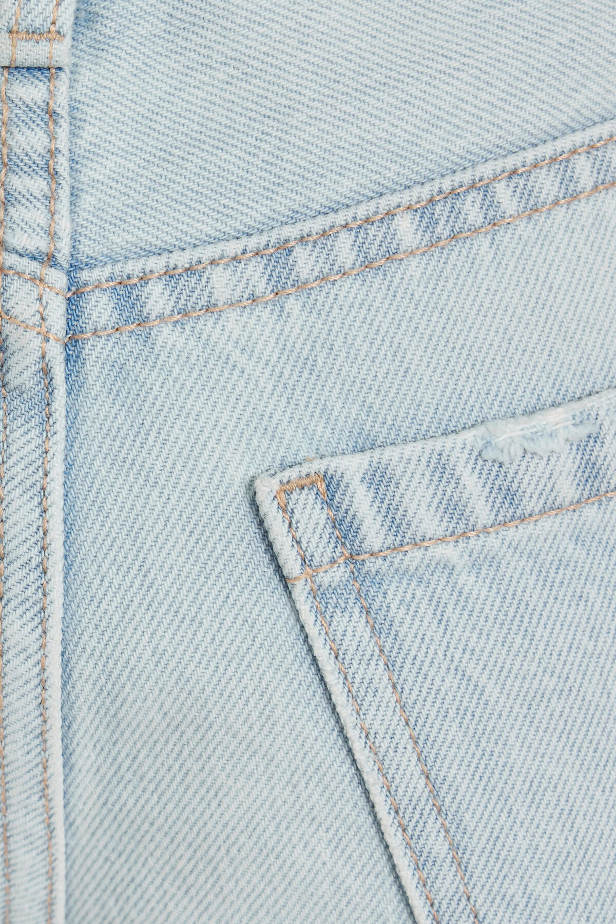 100094337_07H_alt3_1920x2880-2