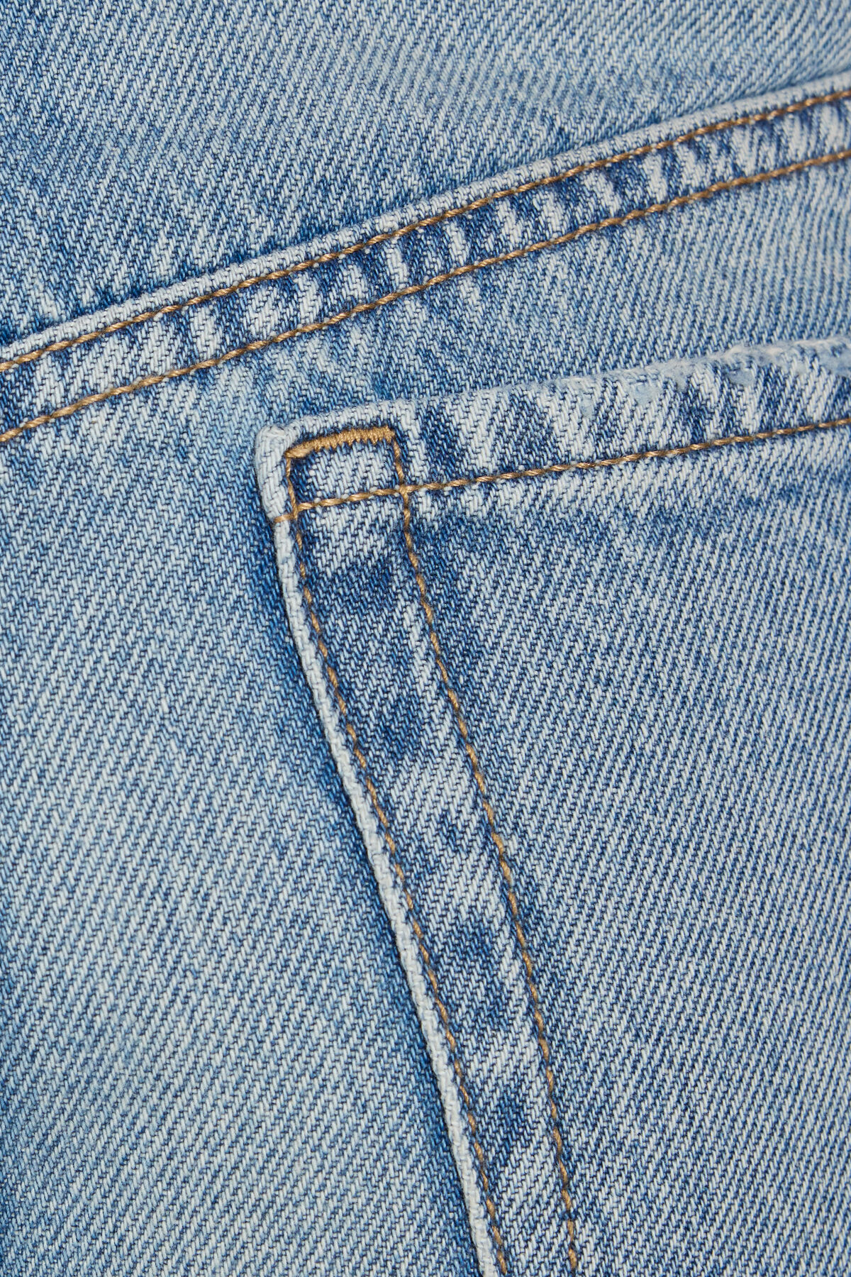 100094392_07I_alt5_1920x2880