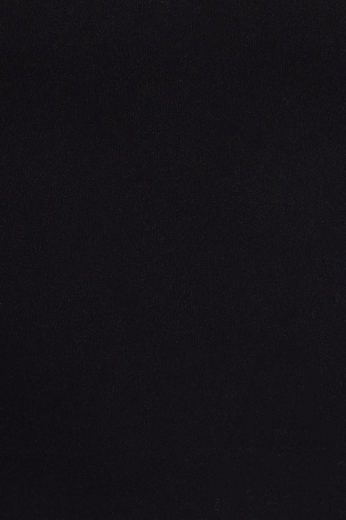 100094457_06V_alt4_3200x4800-3