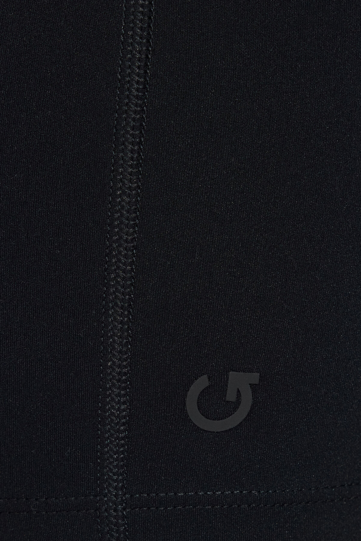 100095714_06V_alt4_1920x2880