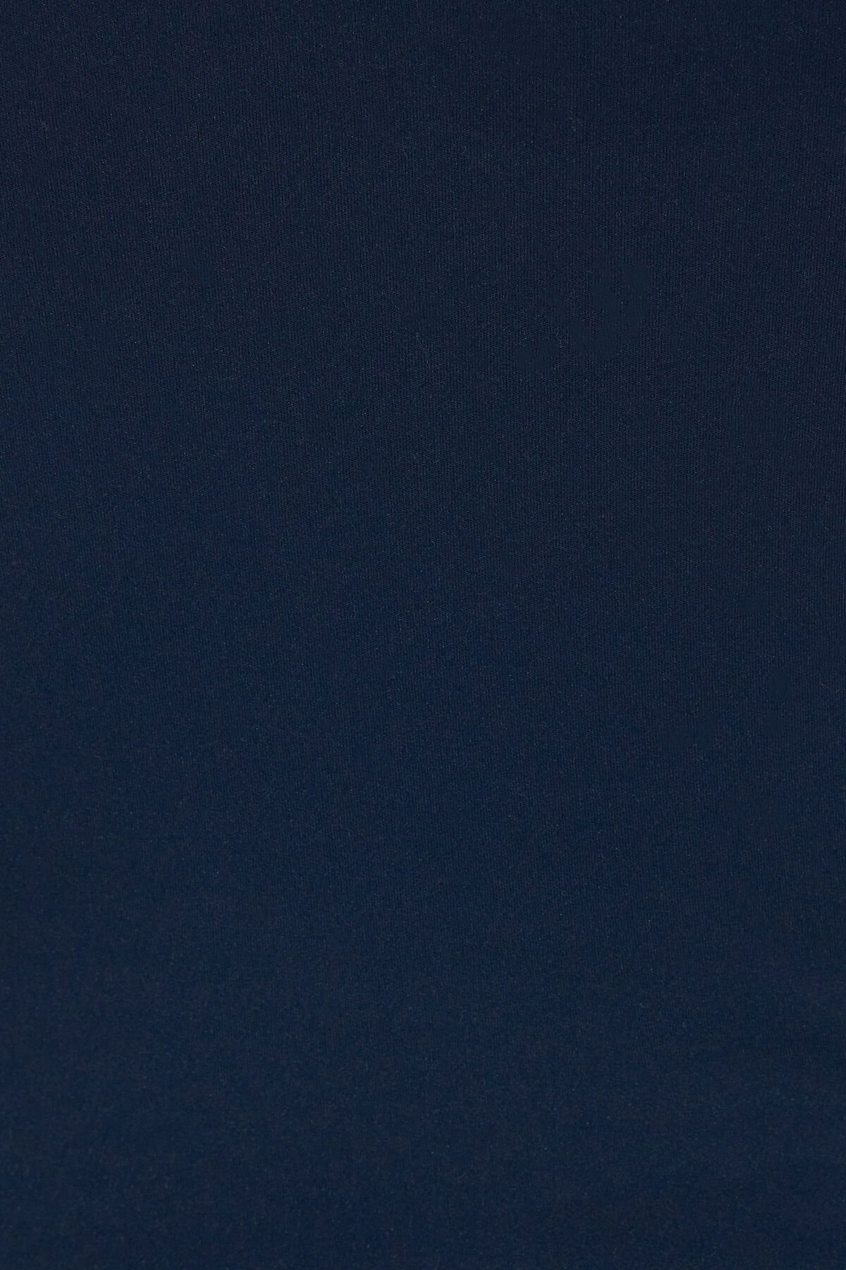 100095729_06G_alt3_1920x2880-7