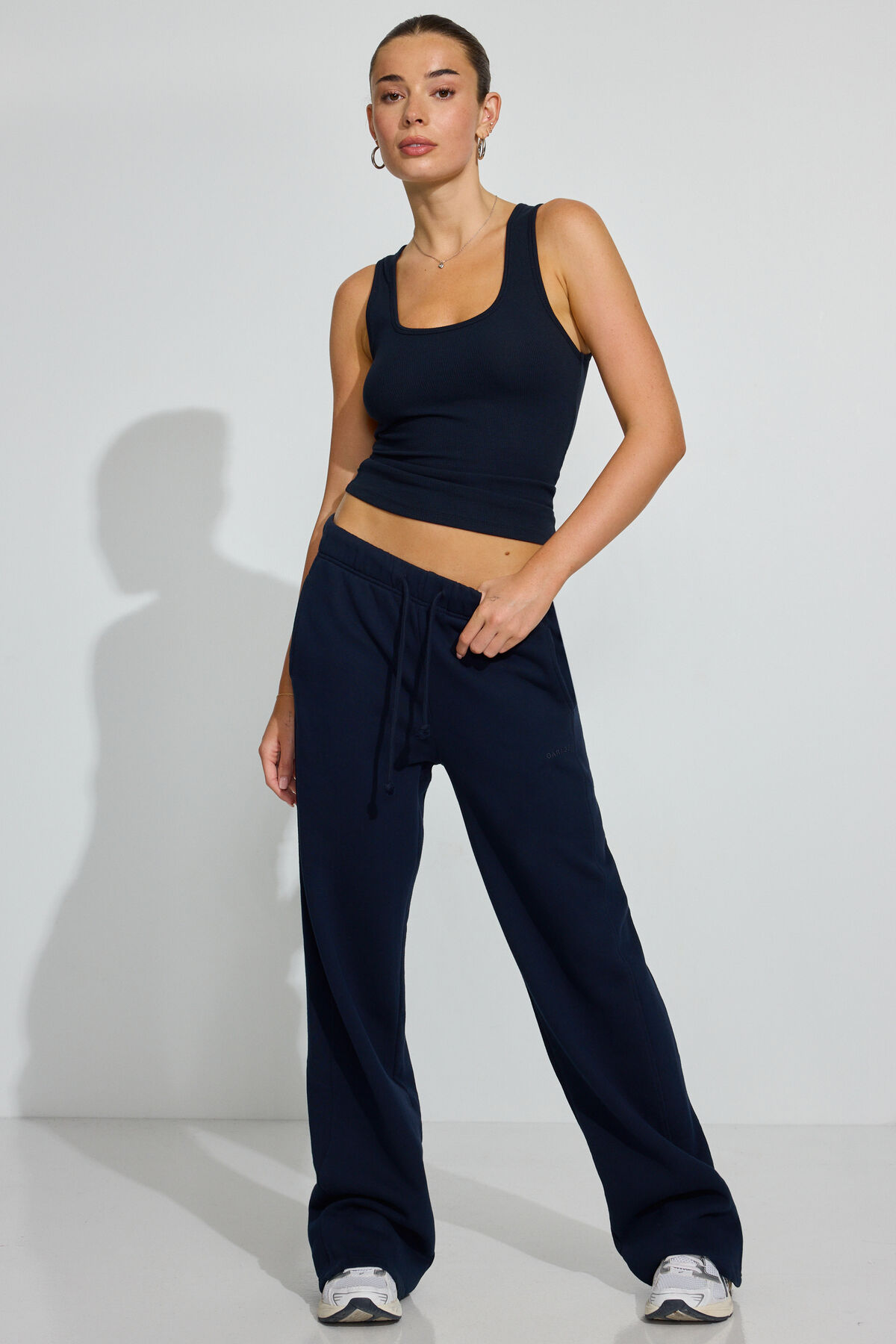 100096171_06G_alt2_1920x2880-2