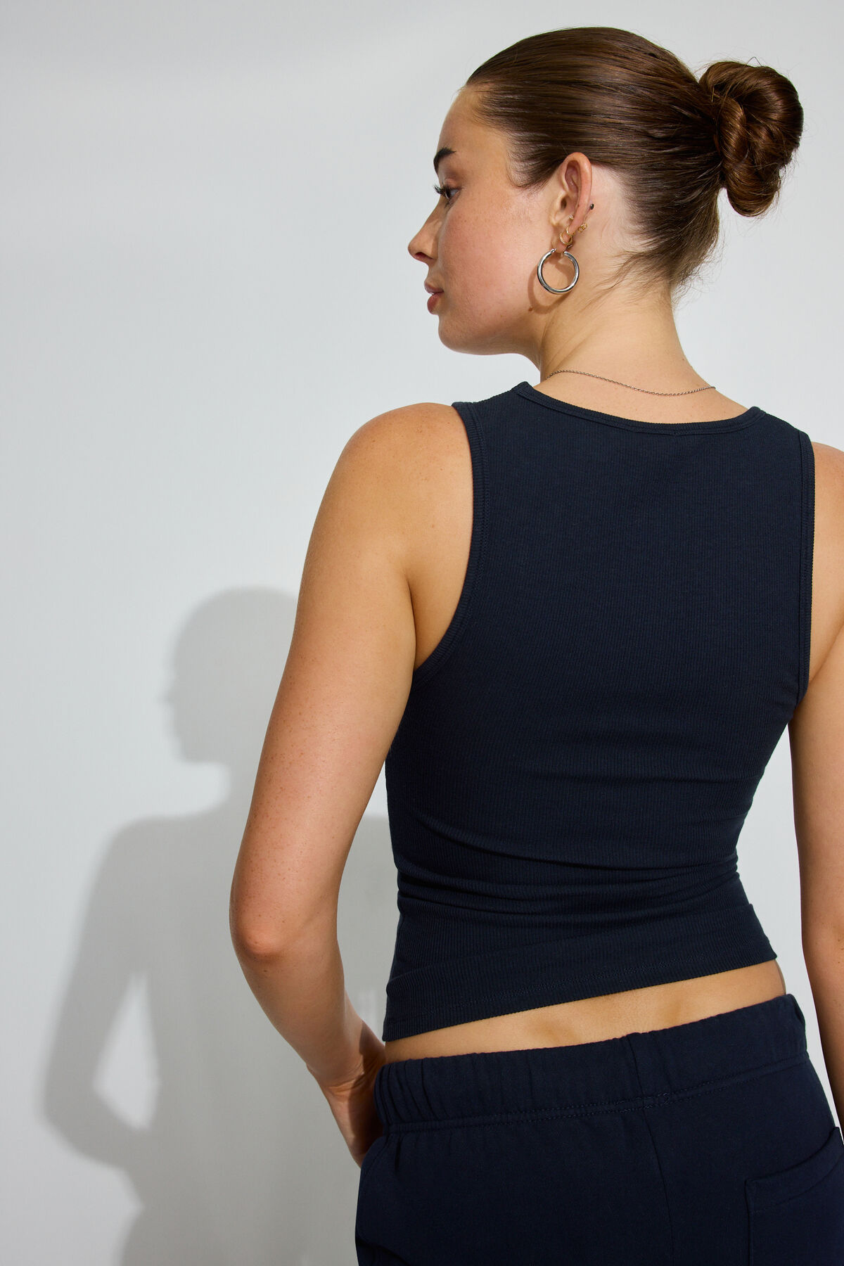 100096171_06G_alt3_1920x2880-2