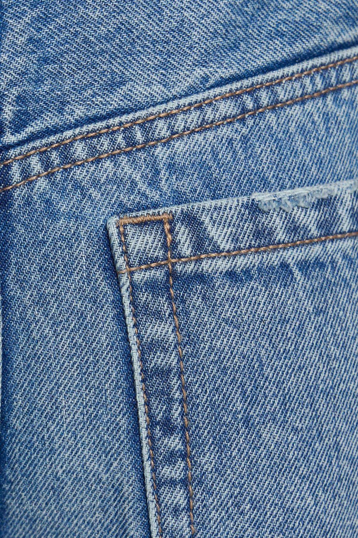 100096819_07J_alt4_1920x2880-3