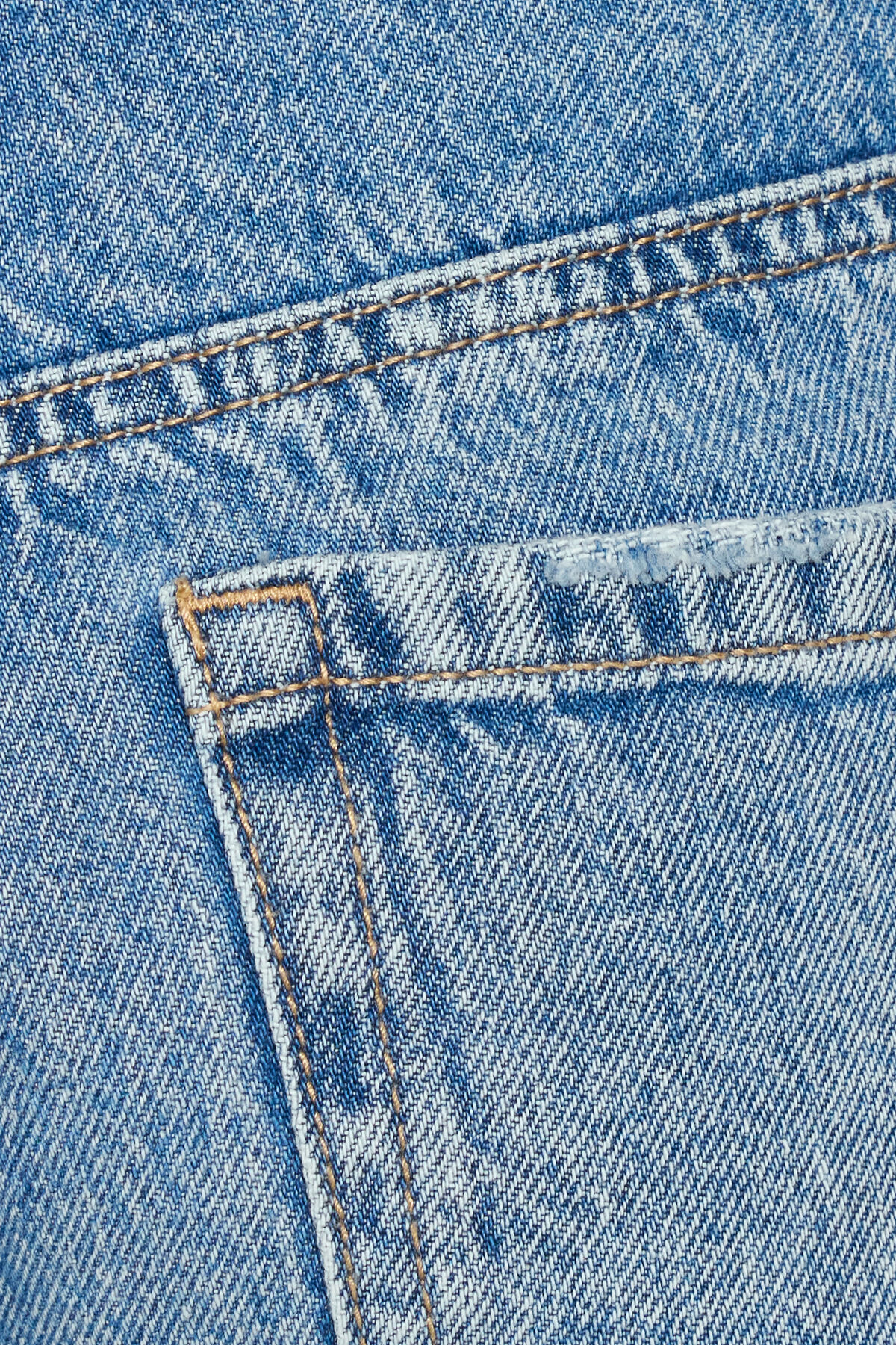 100096855_07J_alt3_1920x2880-1