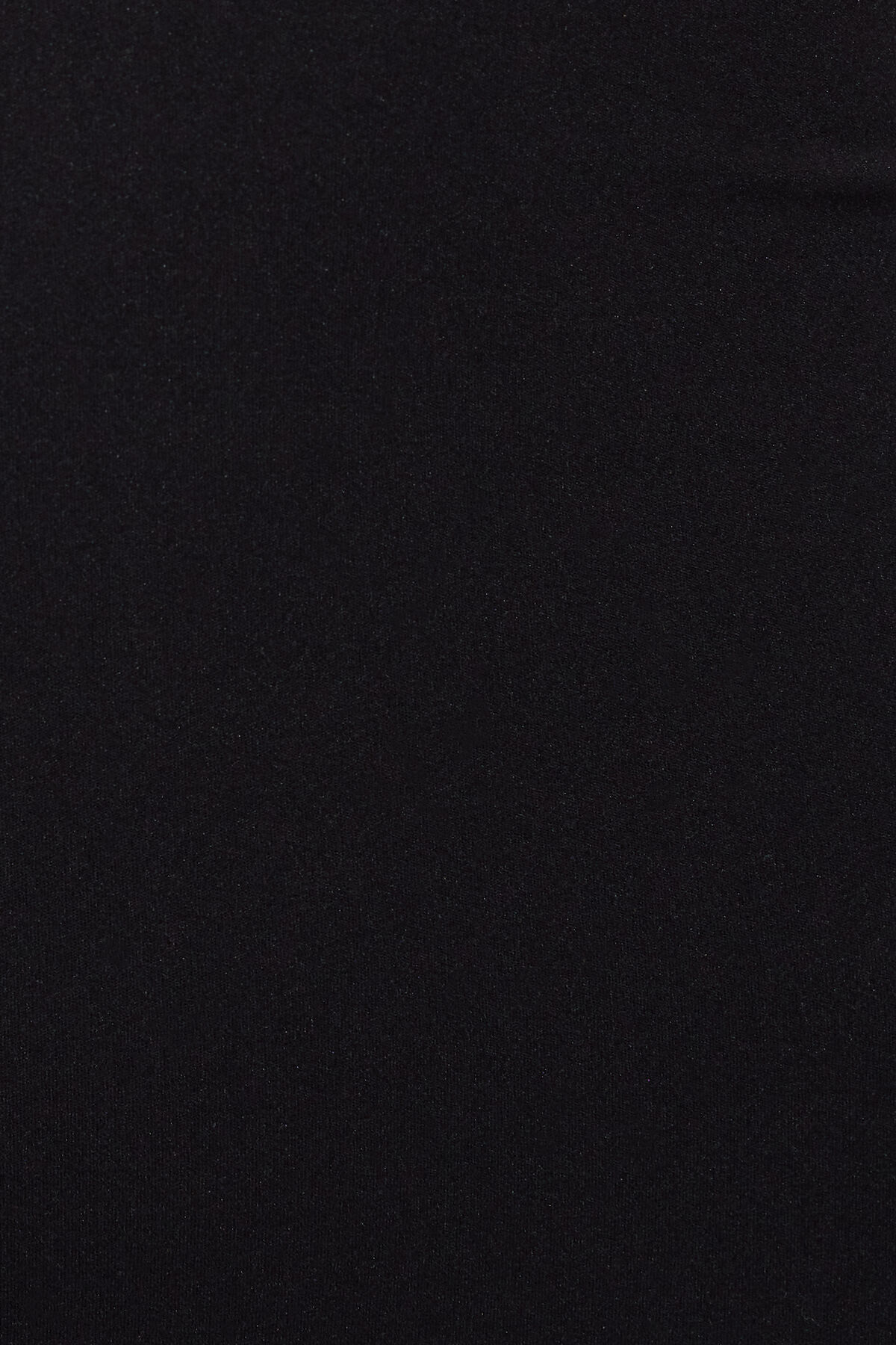 100096861_06V_alt4_1920x2880