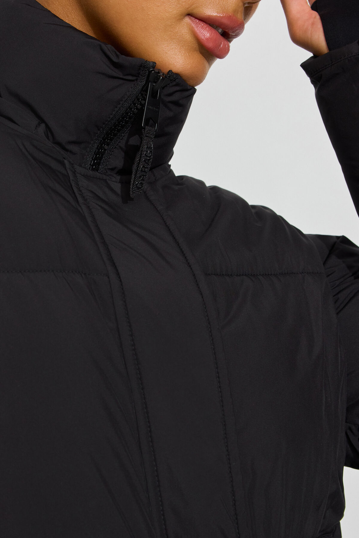 100097472_06V_alt2_1920x2880