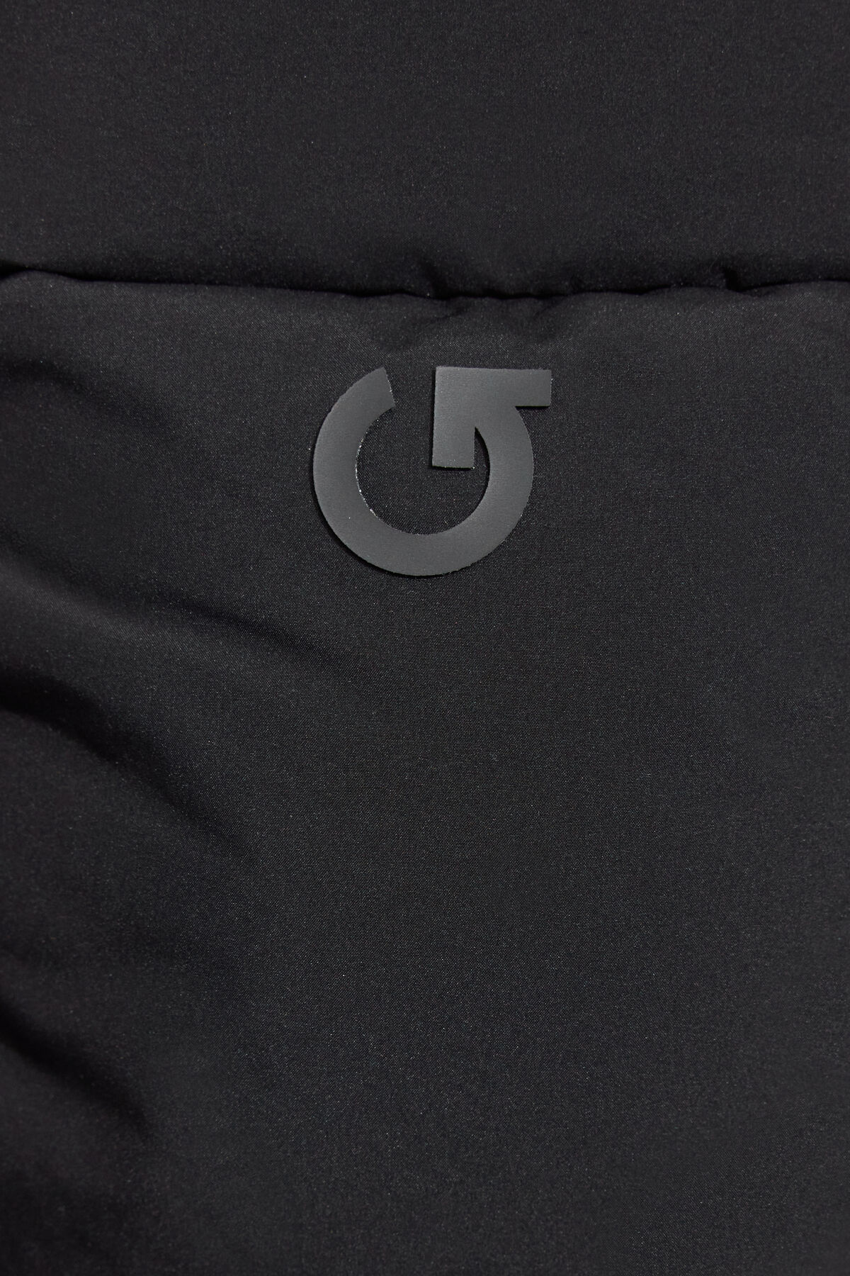 100097472_06V_alt4_1920x2880