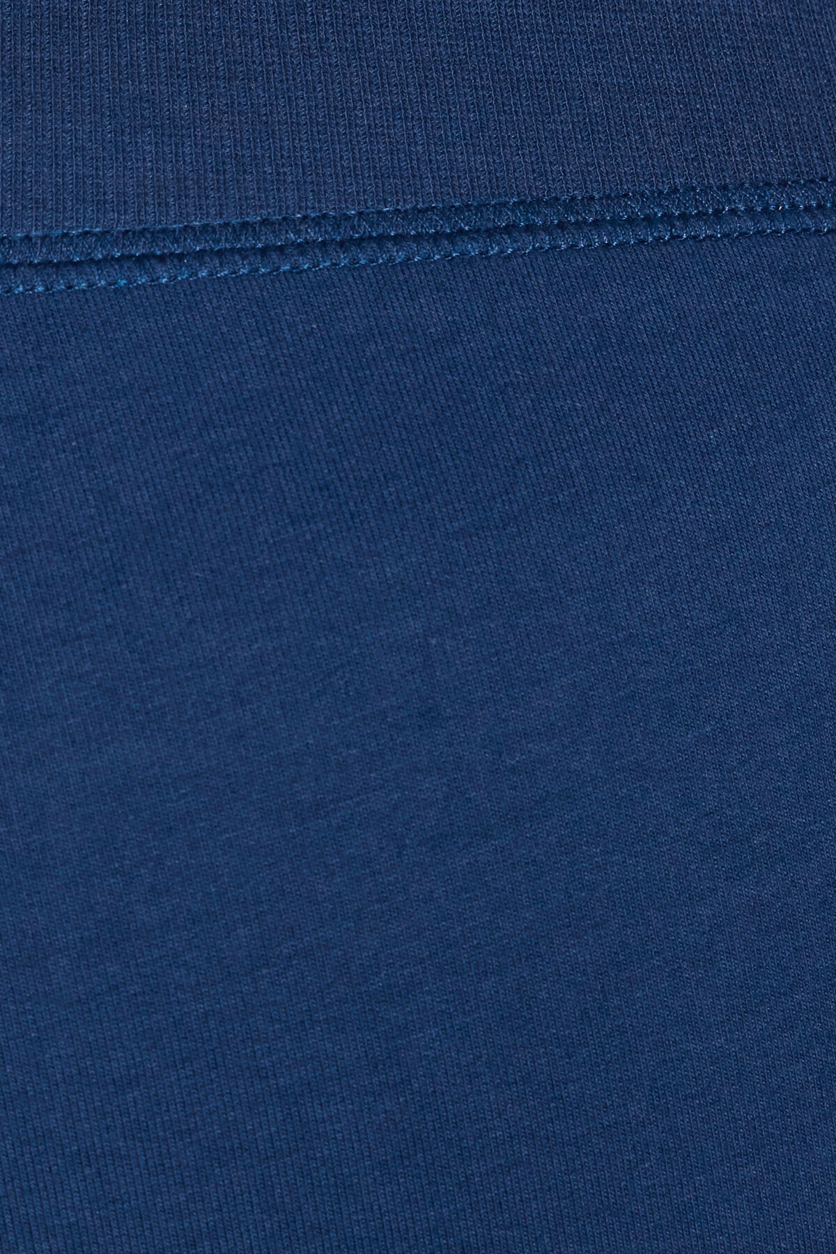 100098016_8H5_alt4_1920x2880-1