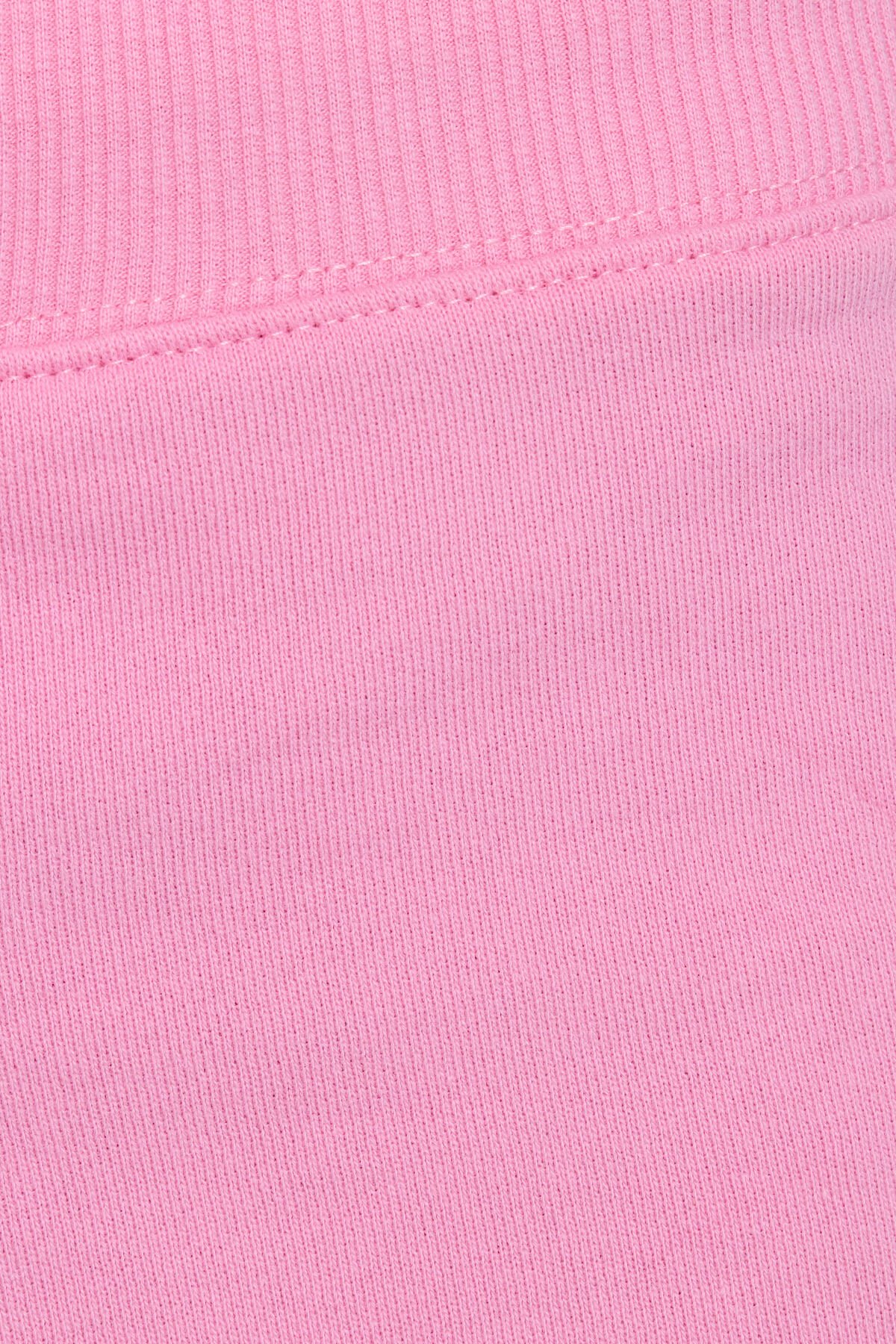 100098673_0BG_alt4_1920x2880-1