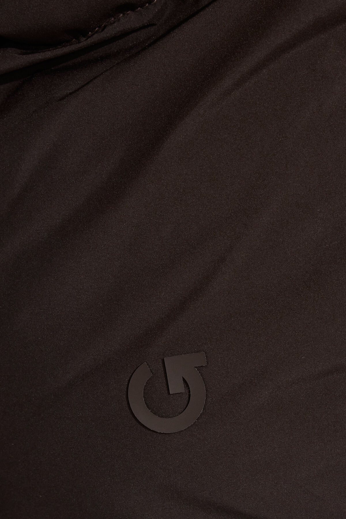 100099019_81F_alt5_1920x2880-1