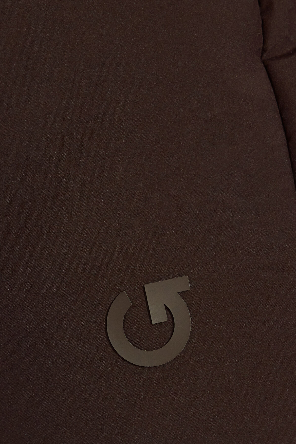 100099020_81F_alt5_1920x2880-2