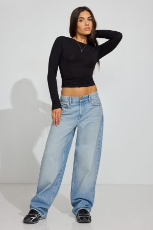 Smooth Long Sleeve Crewneck Top