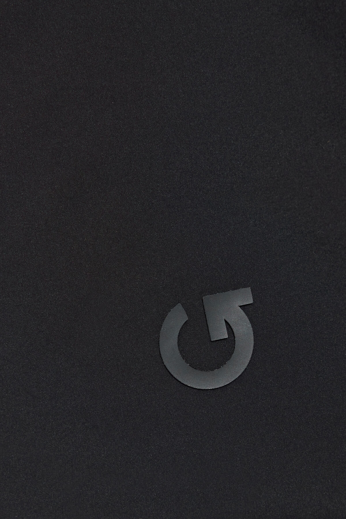 100102487_06V_alt4_1920x2880-1