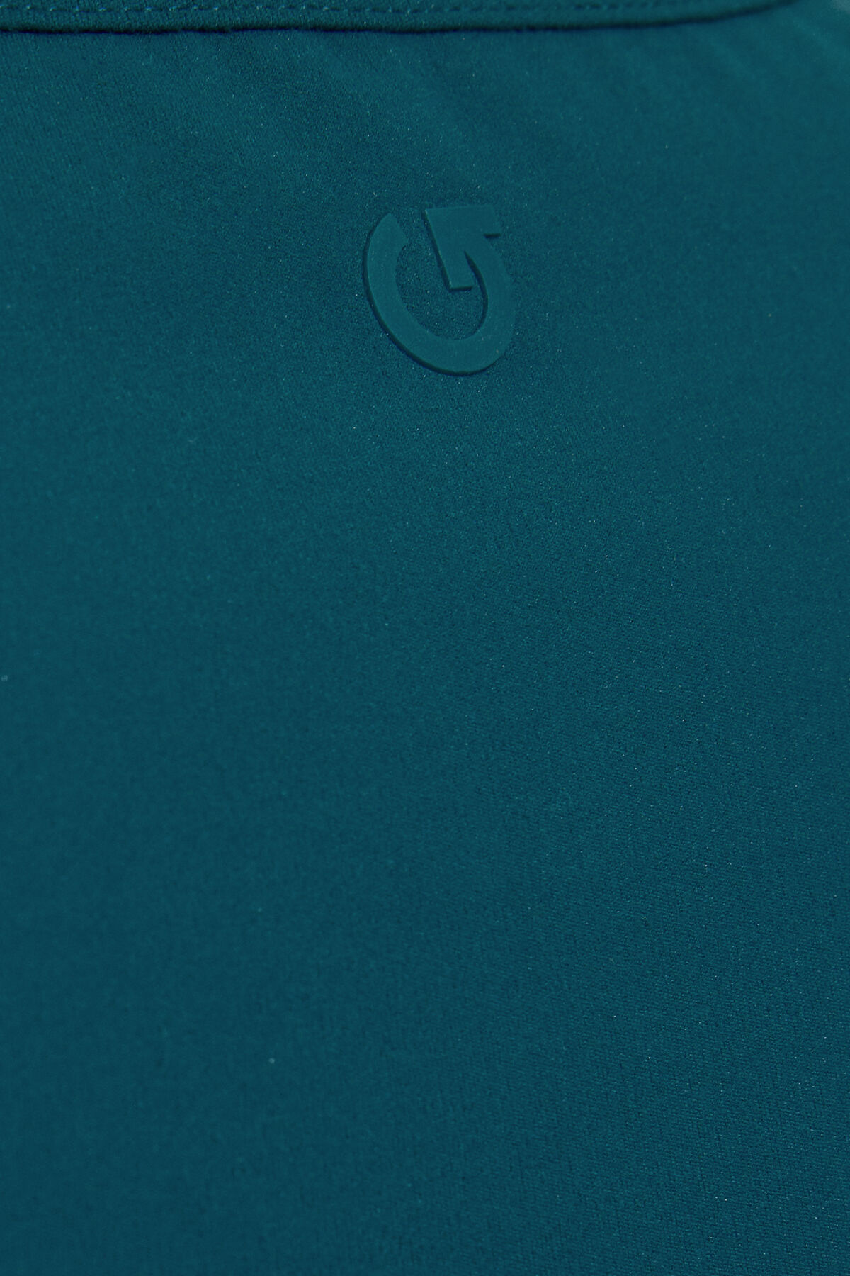 100103058_8I2_alt4_1920x2880-7